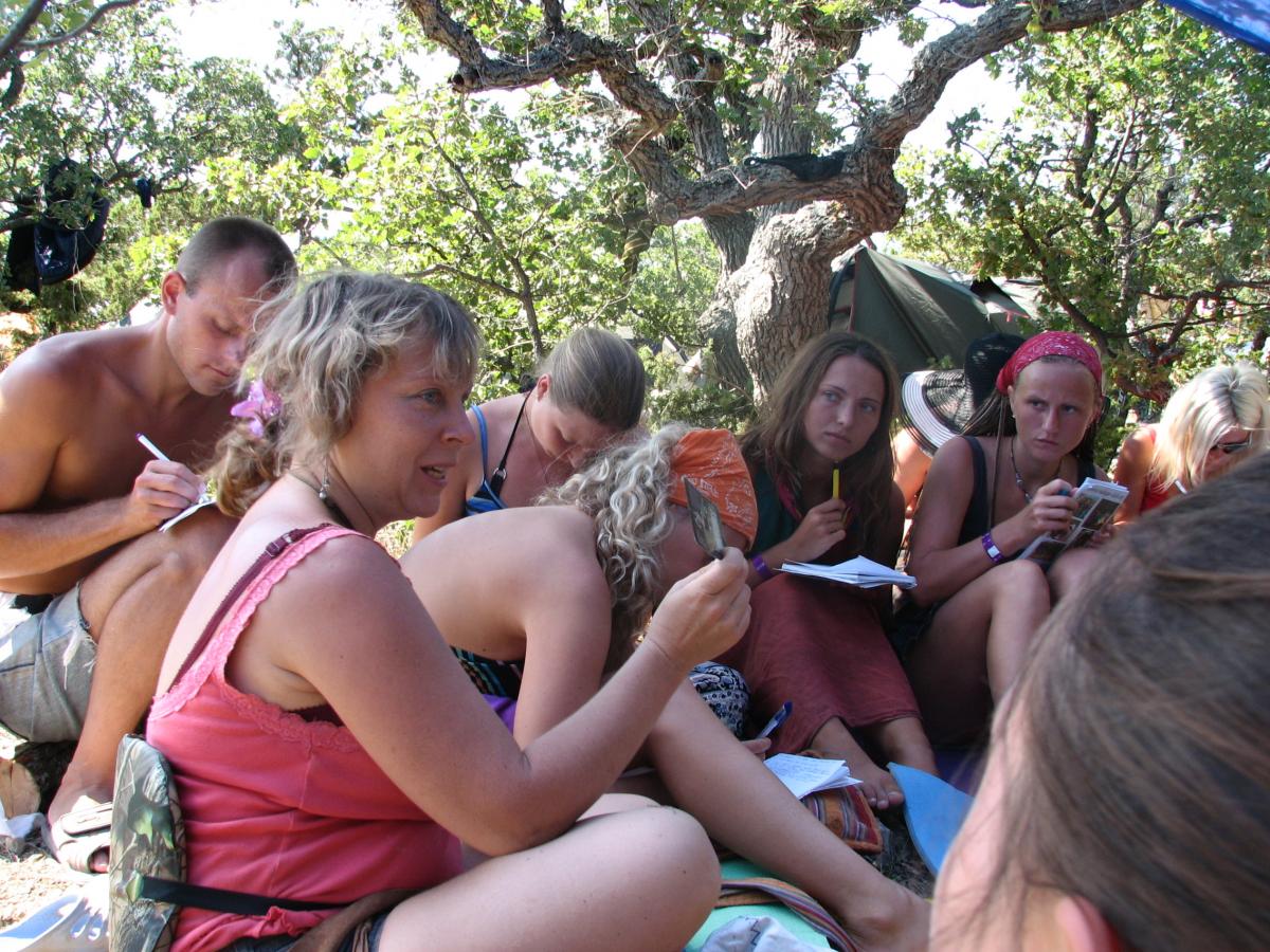 Наталя Ладіні проводить майстер клас на фестивалі Казкове місто у 2010 році